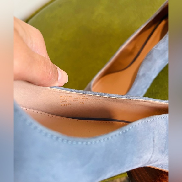 Cole Haan Pointy Toes Block Heel Pump in pretty blue suede, New! - Picture 5 of 6